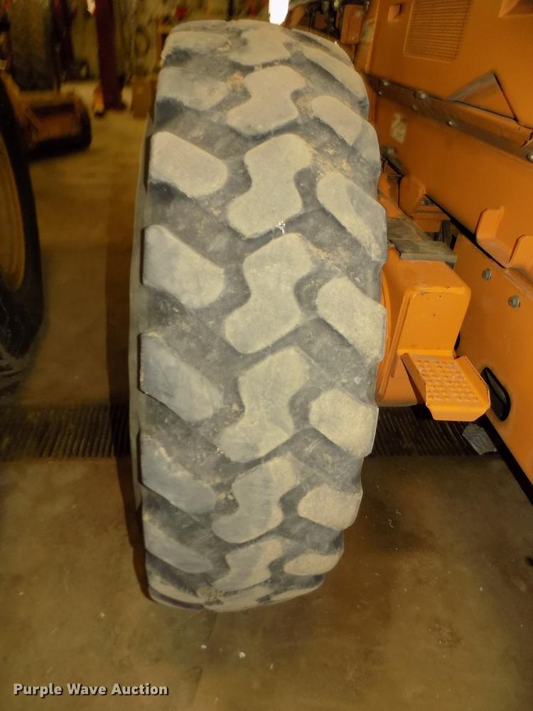 image for item DD2842 2005 Case 885 motor grader