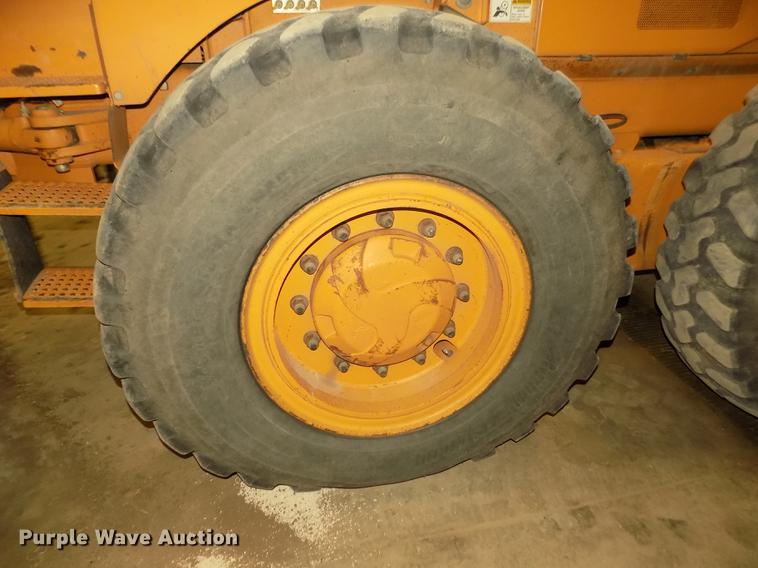 image for item DD2842 2005 Case 885 motor grader