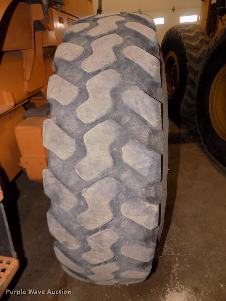 image for item DD2842 2005 Case 885 motor grader