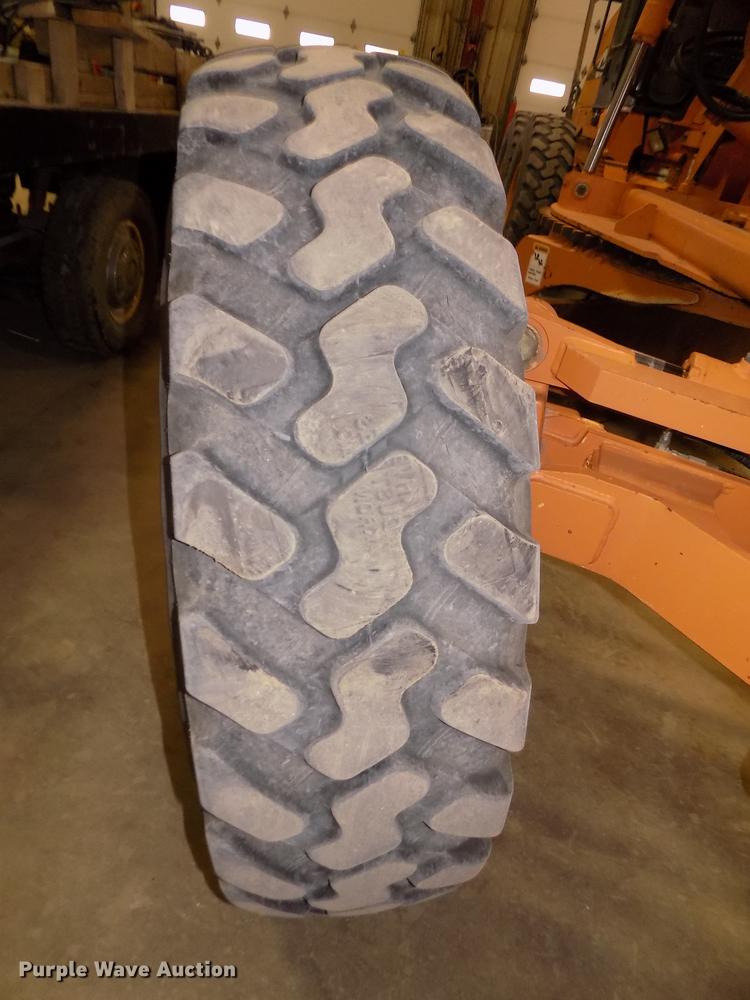 image for item DD2842 2005 Case 885 motor grader