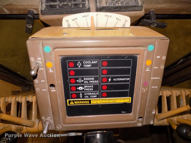 image for item DD2843 1985 Caterpillar 140G motor grader