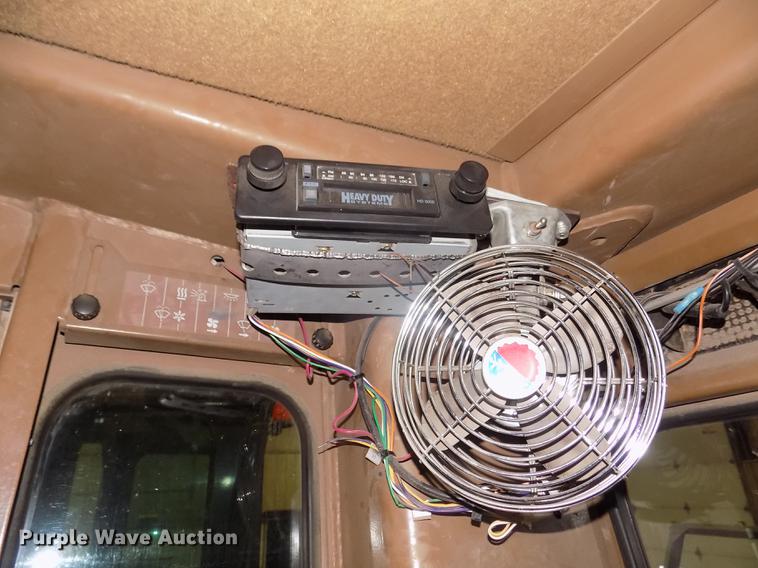 image for item DD2843 1985 Caterpillar 140G motor grader