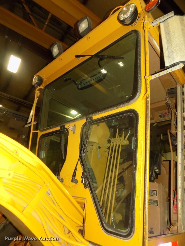 image for item DD2843 1985 Caterpillar 140G motor grader