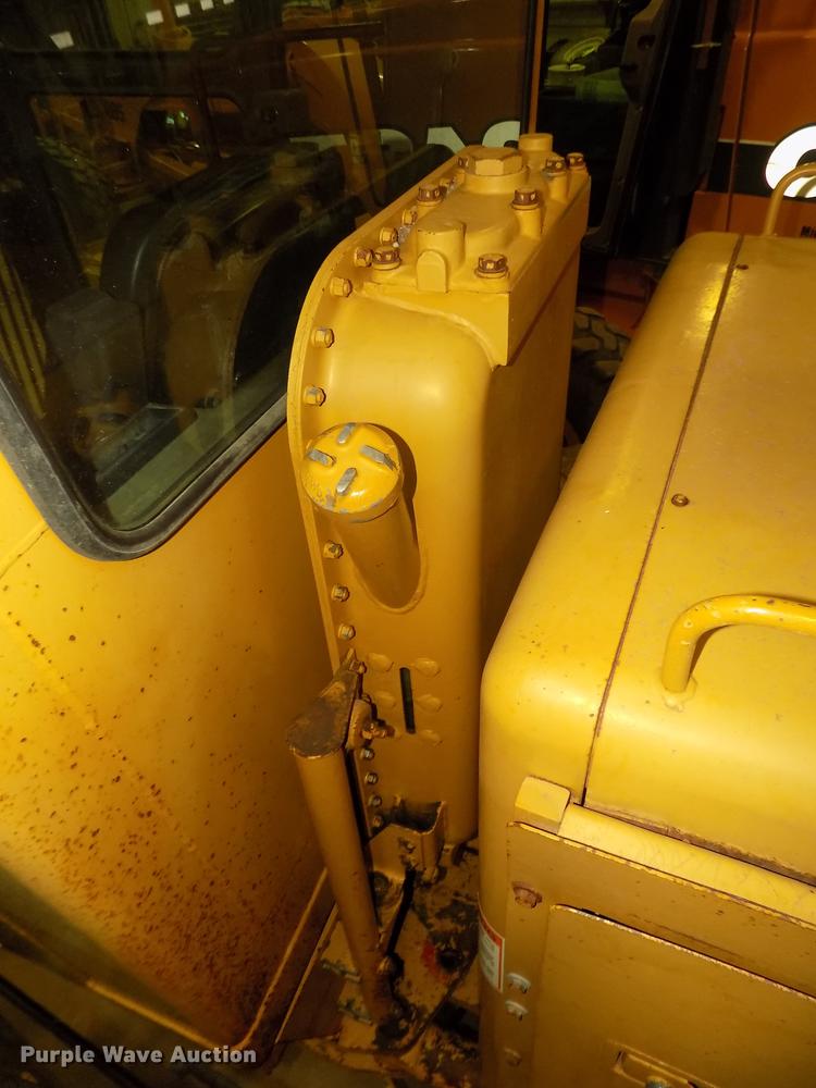 image for item DD2843 1985 Caterpillar 140G motor grader