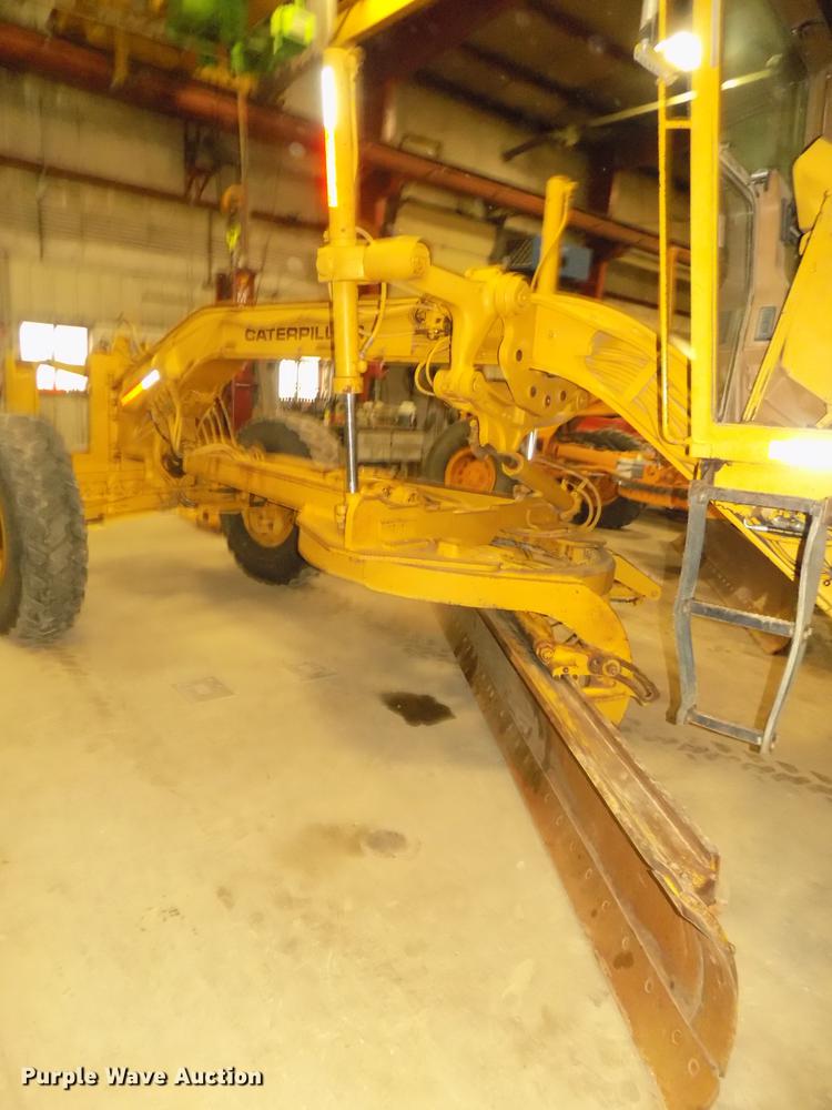 image for item DD2843 1985 Caterpillar 140G motor grader