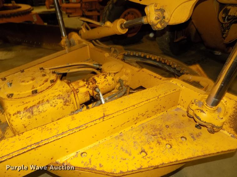 image for item DD2843 1985 Caterpillar 140G motor grader