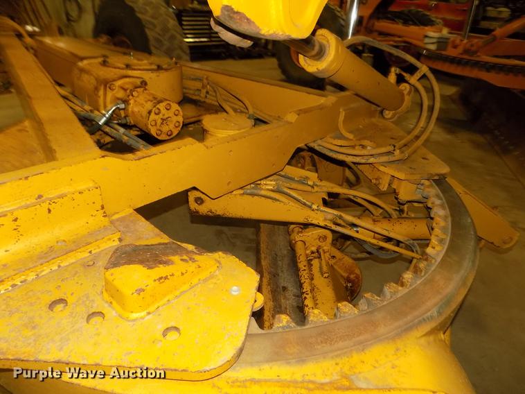 image for item DD2843 1985 Caterpillar 140G motor grader