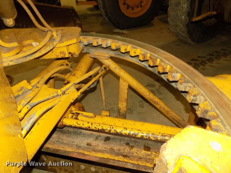 image for item DD2843 1985 Caterpillar 140G motor grader