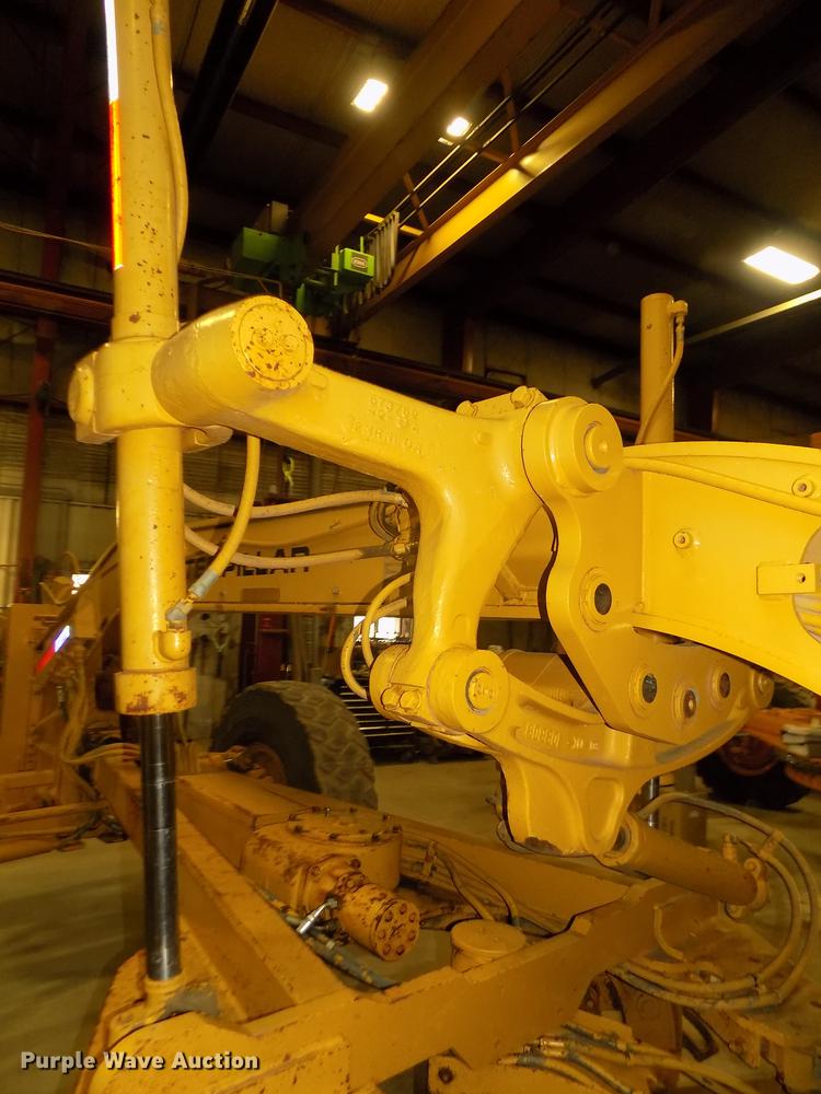 image for item DD2843 1985 Caterpillar 140G motor grader