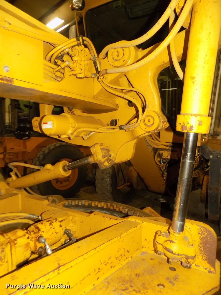 image for item DD2843 1985 Caterpillar 140G motor grader