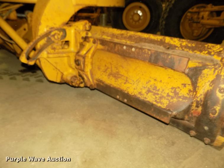 image for item DD2843 1985 Caterpillar 140G motor grader