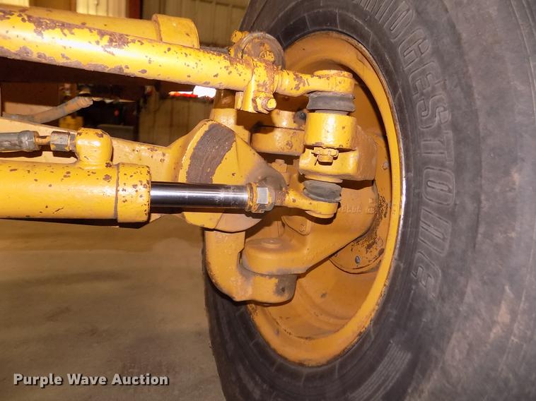 image for item DD2843 1985 Caterpillar 140G motor grader