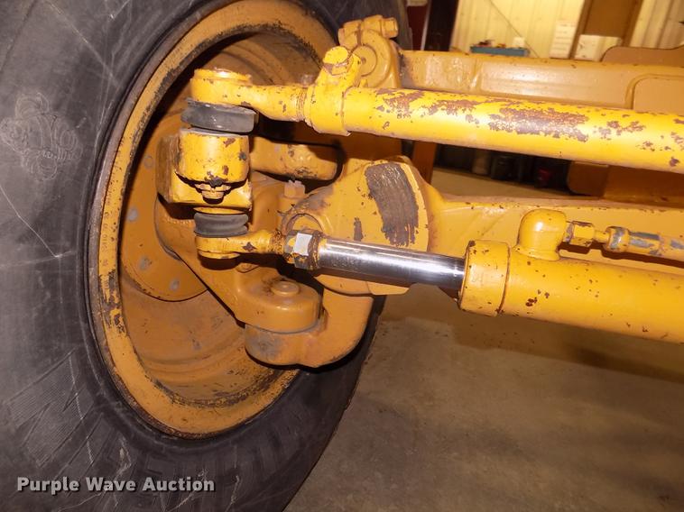 image for item DD2843 1985 Caterpillar 140G motor grader