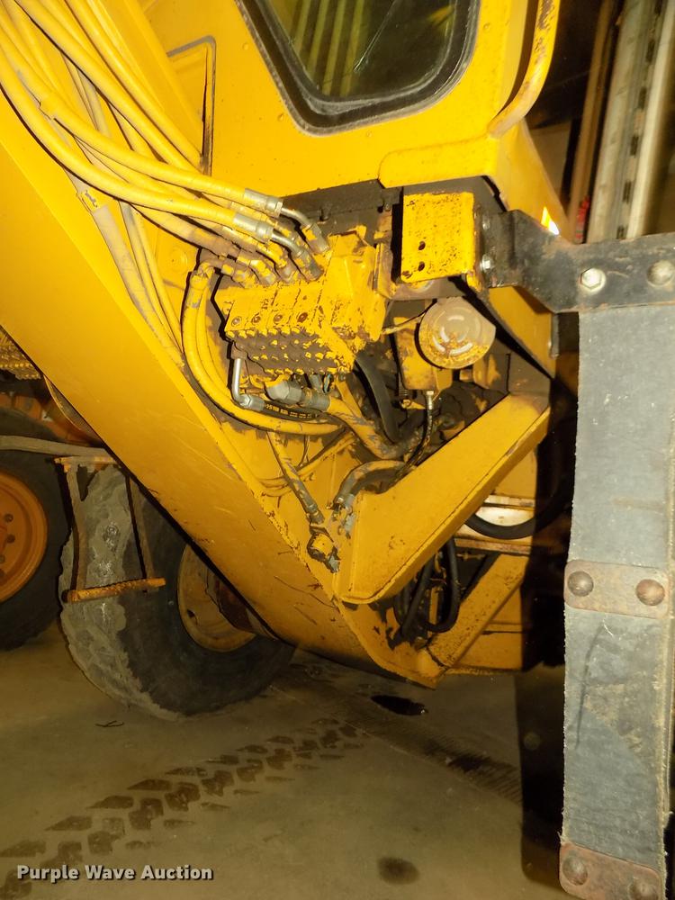 image for item DD2843 1985 Caterpillar 140G motor grader