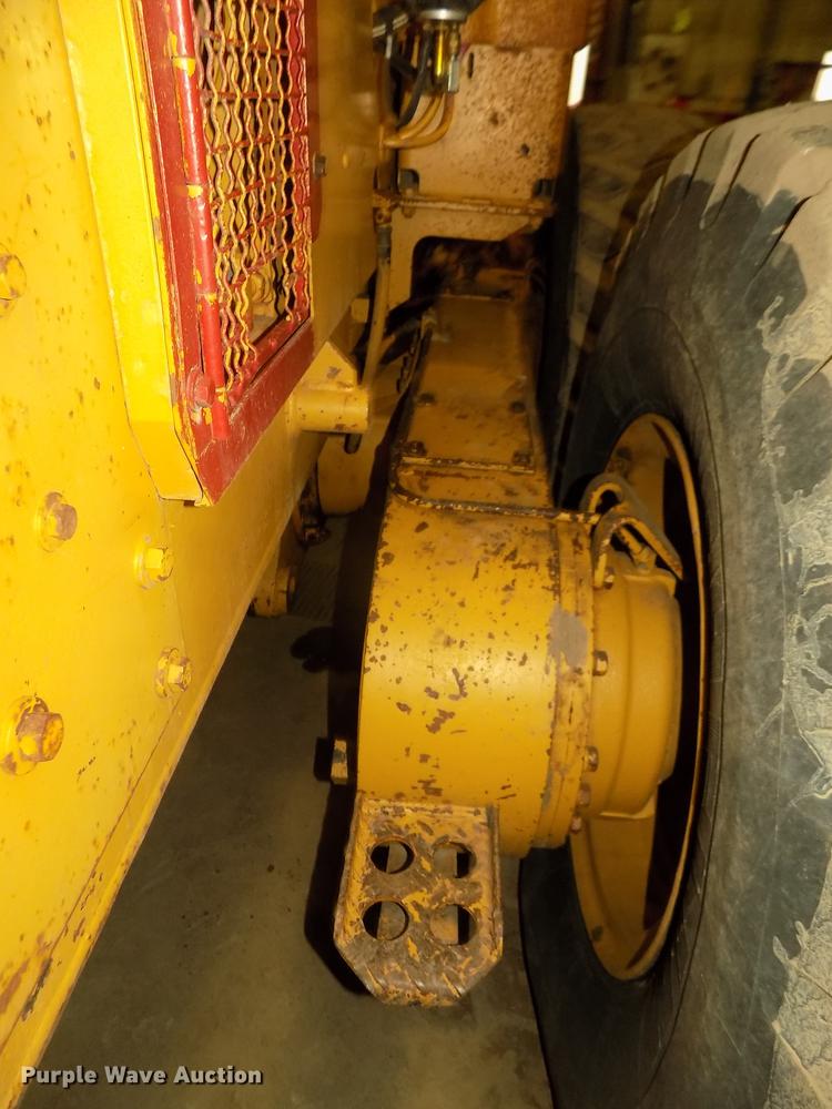 image for item DD2843 1985 Caterpillar 140G motor grader