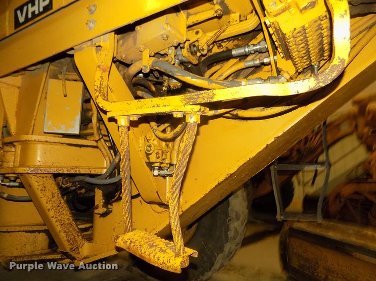 image for item DD2843 1985 Caterpillar 140G motor grader