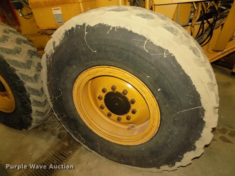 image for item DD2843 1985 Caterpillar 140G motor grader