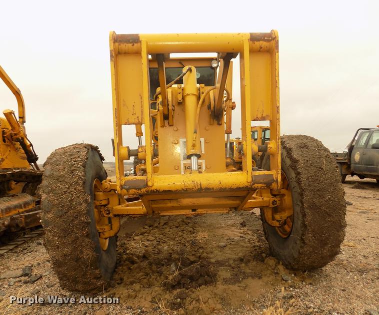 image for item DD2844 1985 Caterpillar 140G motor grader
