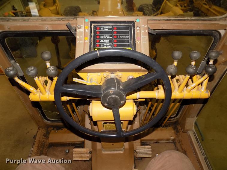 image for item DD2844 1985 Caterpillar 140G motor grader
