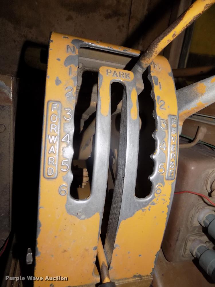 image for item DD2844 1985 Caterpillar 140G motor grader