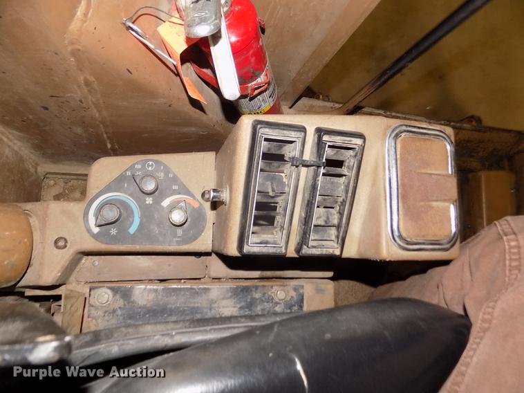 image for item DD2844 1985 Caterpillar 140G motor grader