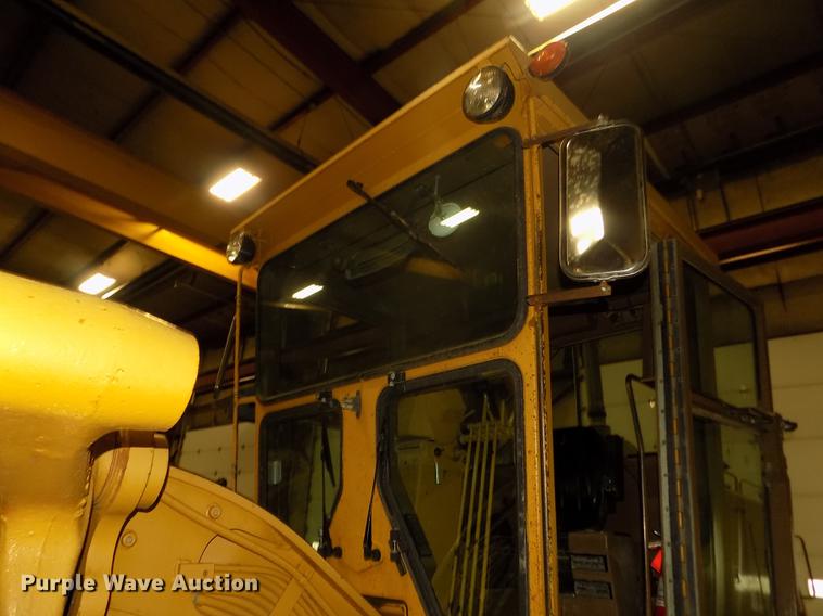 image for item DD2844 1985 Caterpillar 140G motor grader