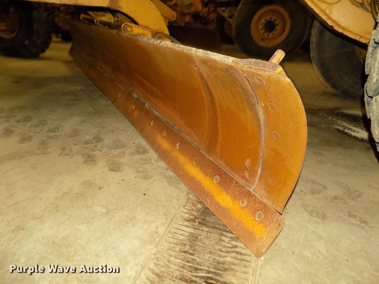 image for item DD2844 1985 Caterpillar 140G motor grader