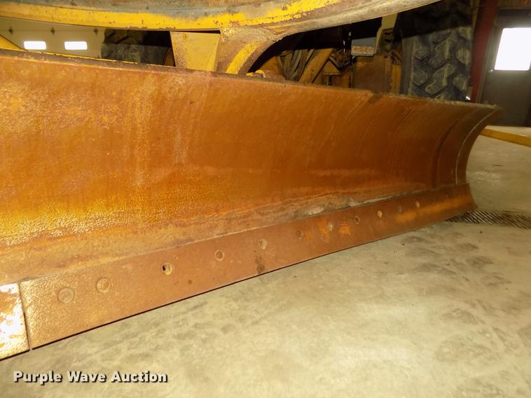 image for item DD2844 1985 Caterpillar 140G motor grader