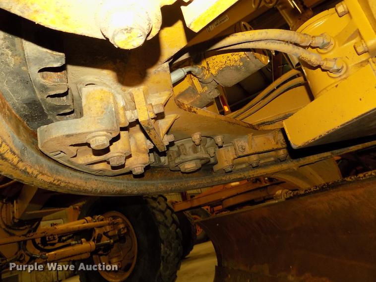 image for item DD2844 1985 Caterpillar 140G motor grader