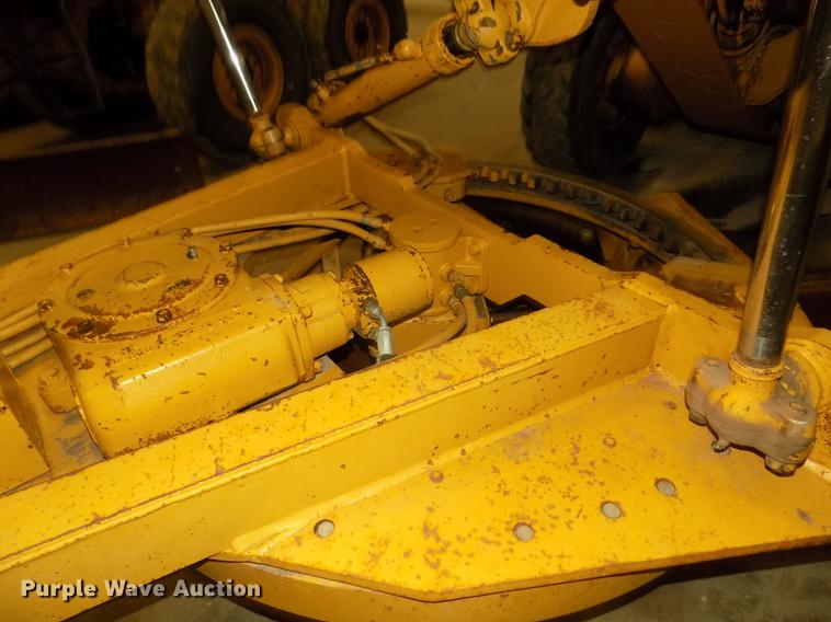 image for item DD2844 1985 Caterpillar 140G motor grader