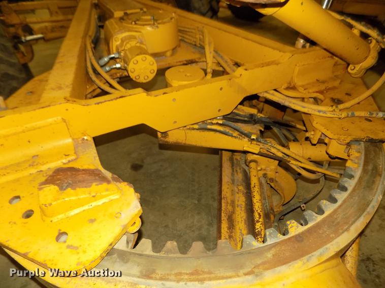 image for item DD2844 1985 Caterpillar 140G motor grader