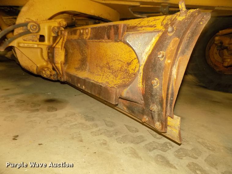 image for item DD2844 1985 Caterpillar 140G motor grader