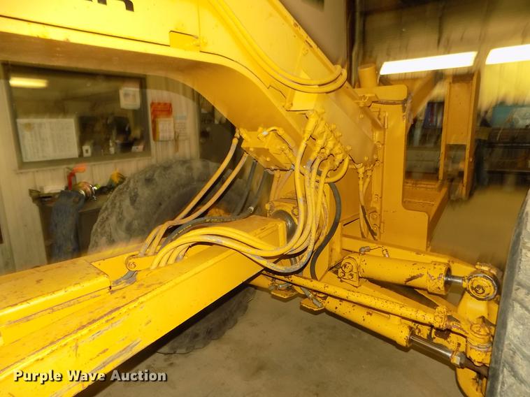 image for item DD2844 1985 Caterpillar 140G motor grader