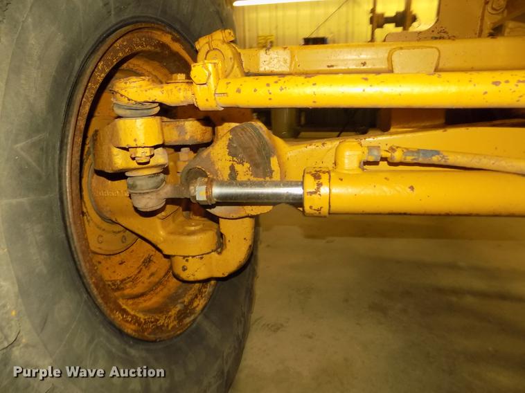 image for item DD2844 1985 Caterpillar 140G motor grader