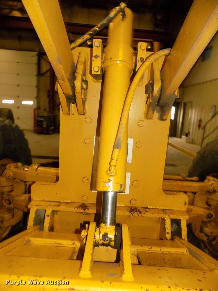 image for item DD2844 1985 Caterpillar 140G motor grader