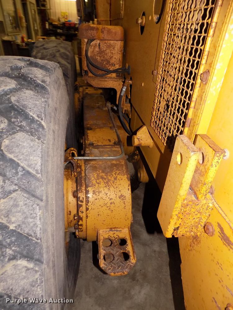 image for item DD2844 1985 Caterpillar 140G motor grader