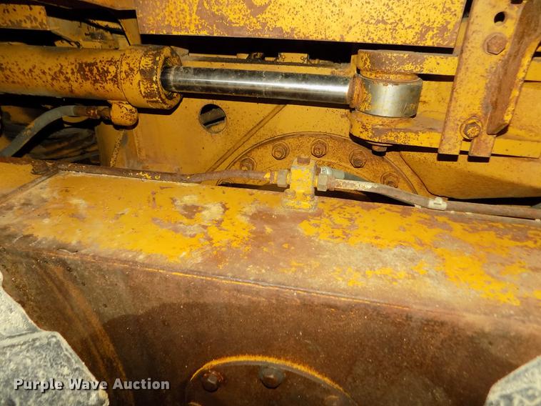 image for item DD2844 1985 Caterpillar 140G motor grader