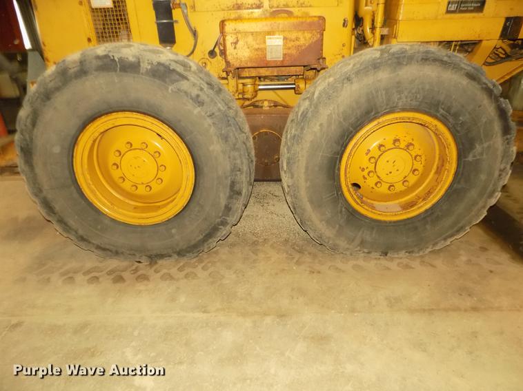 image for item DD2844 1985 Caterpillar 140G motor grader