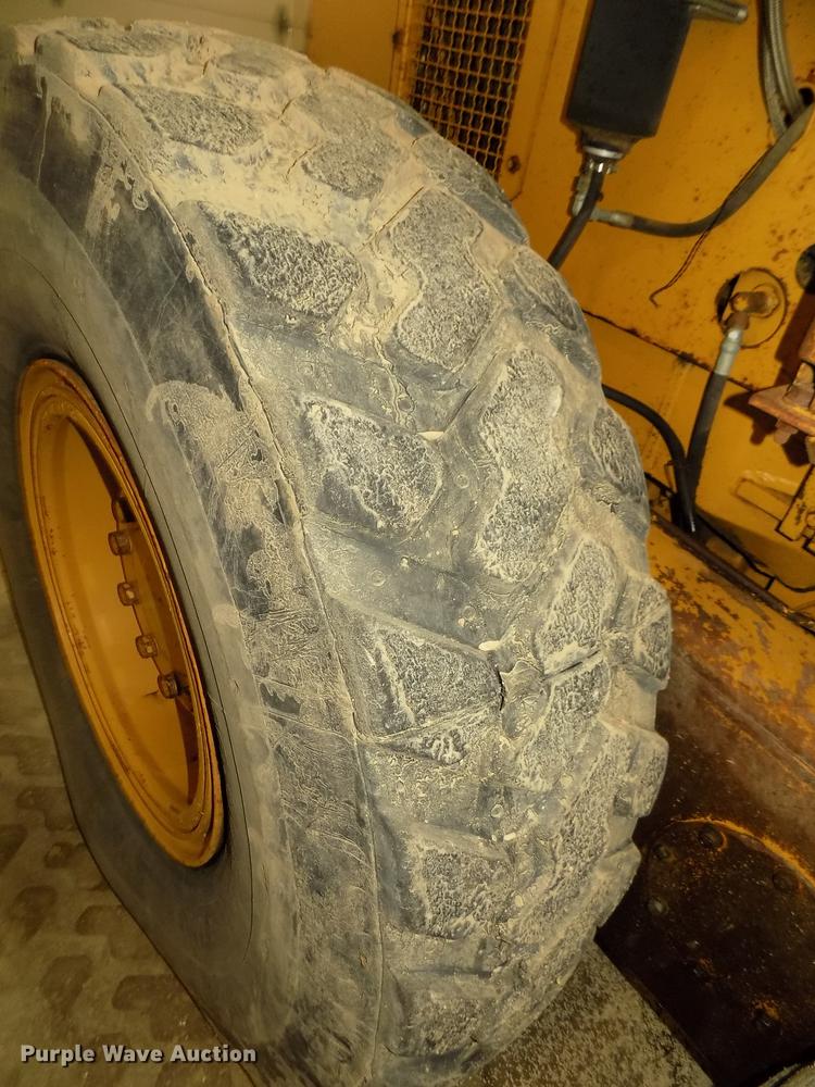 image for item DD2844 1985 Caterpillar 140G motor grader