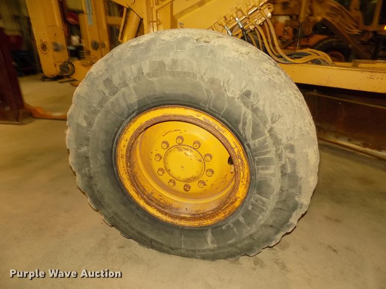 image for item DD2844 1985 Caterpillar 140G motor grader