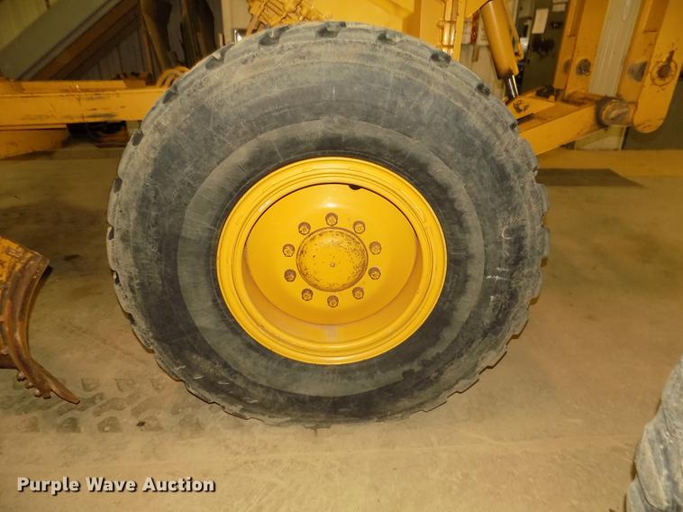 image for item DD2844 1985 Caterpillar 140G motor grader