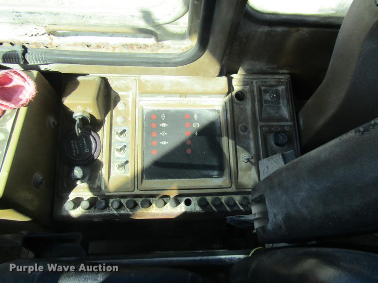 image for item DE3157 1992 Caterpillar 936E wheel loader