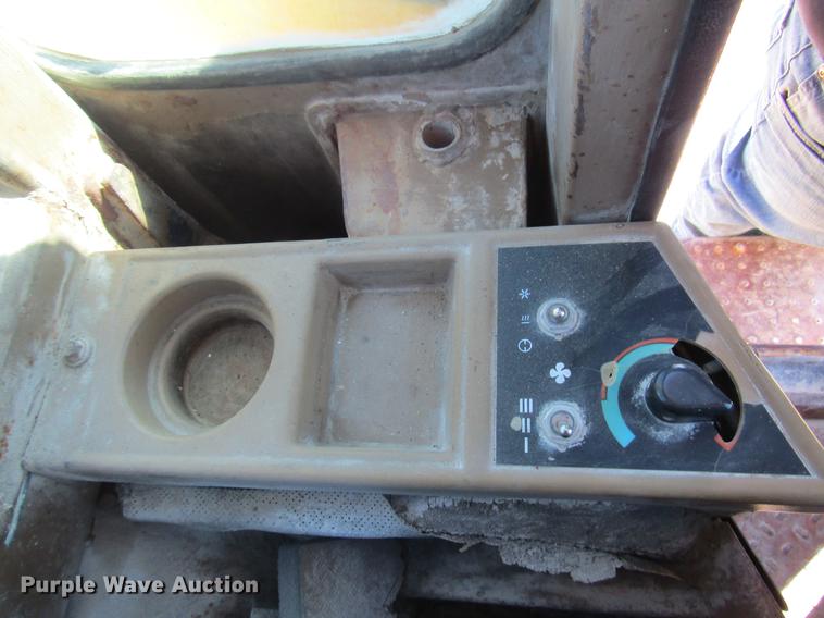 image for item DE3157 1992 Caterpillar 936E wheel loader