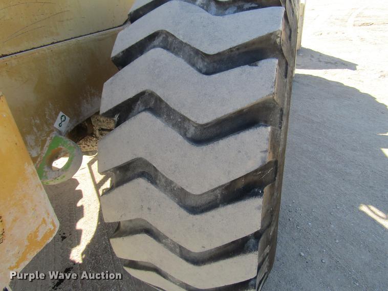 image for item DE3157 1992 Caterpillar 936E wheel loader