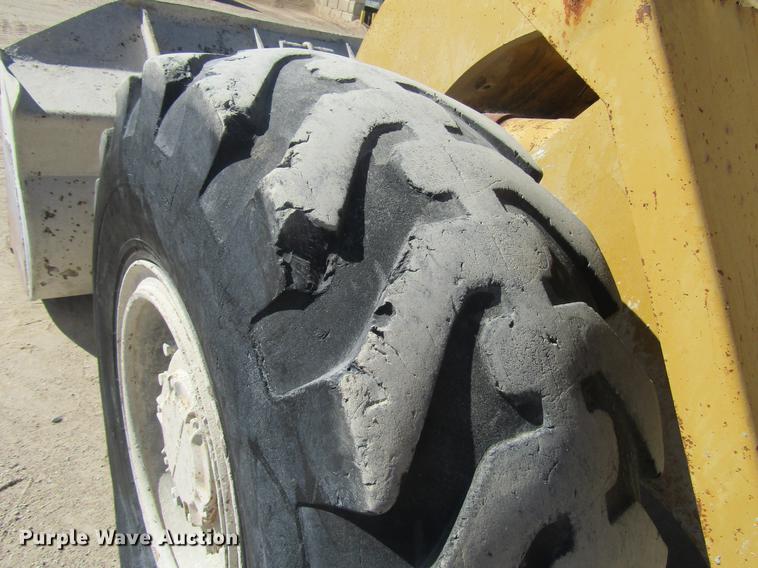 image for item DE3157 1992 Caterpillar 936E wheel loader