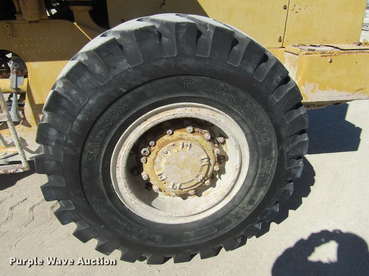 image for item DE3157 1992 Caterpillar 936E wheel loader
