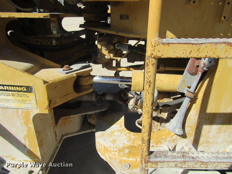 image for item DE3157 1992 Caterpillar 936E wheel loader