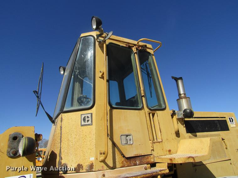 image for item DE3157 1992 Caterpillar 936E wheel loader