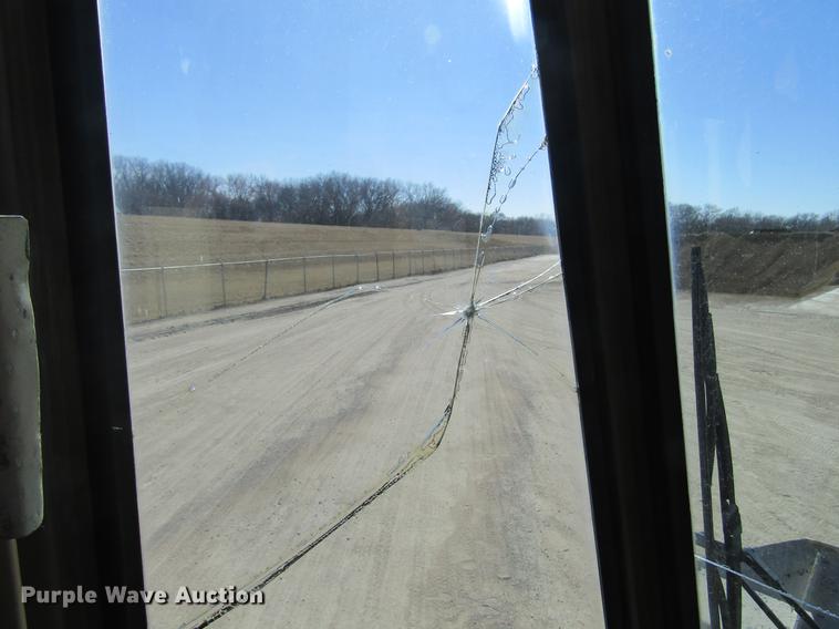 image for item DE3157 1992 Caterpillar 936E wheel loader