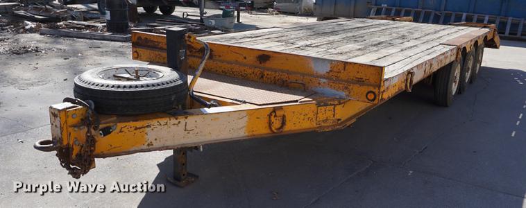 image for item DE3162 1973 JFW utility trailer